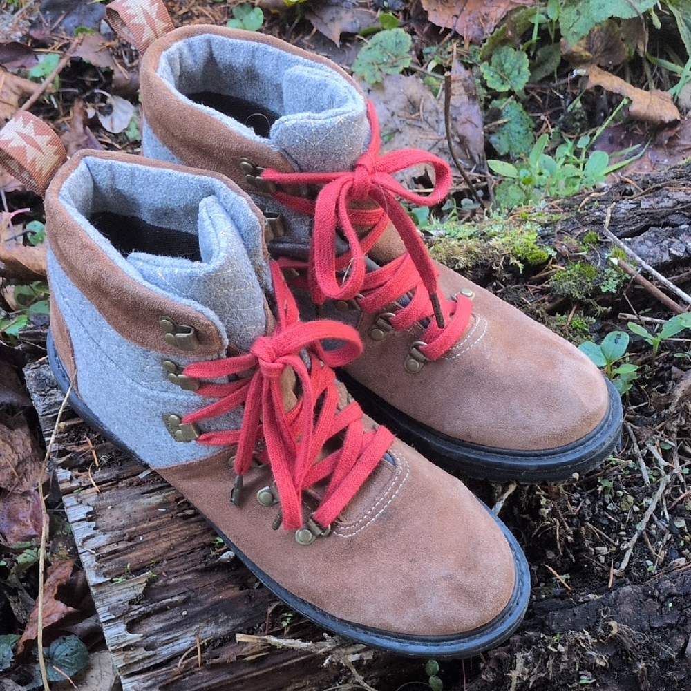 Toms Brown and Gray Boots with Red Laces - Women's Size 11